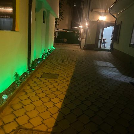 بيت شباب Cazan House بوخارست المظهر الخارجي الصورة