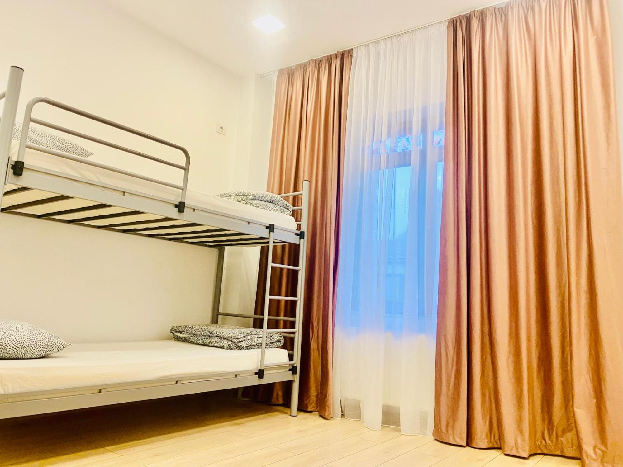 بيت شباب Cazan House بوخارست المظهر الخارجي الصورة