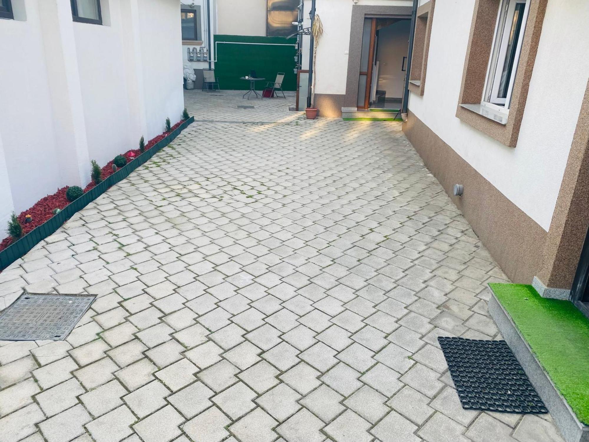 بيت شباب Cazan House بوخارست المظهر الخارجي الصورة