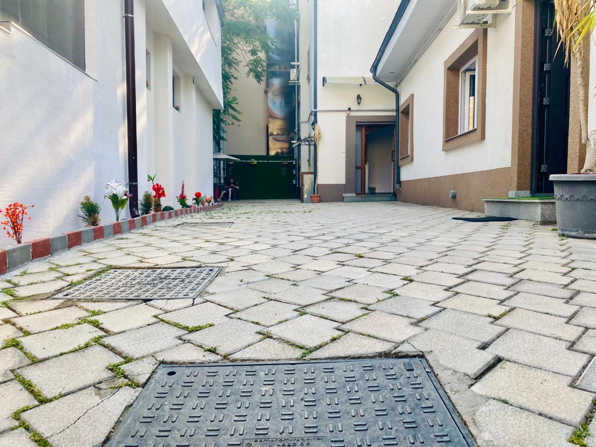 بيت شباب Cazan House بوخارست المظهر الخارجي الصورة