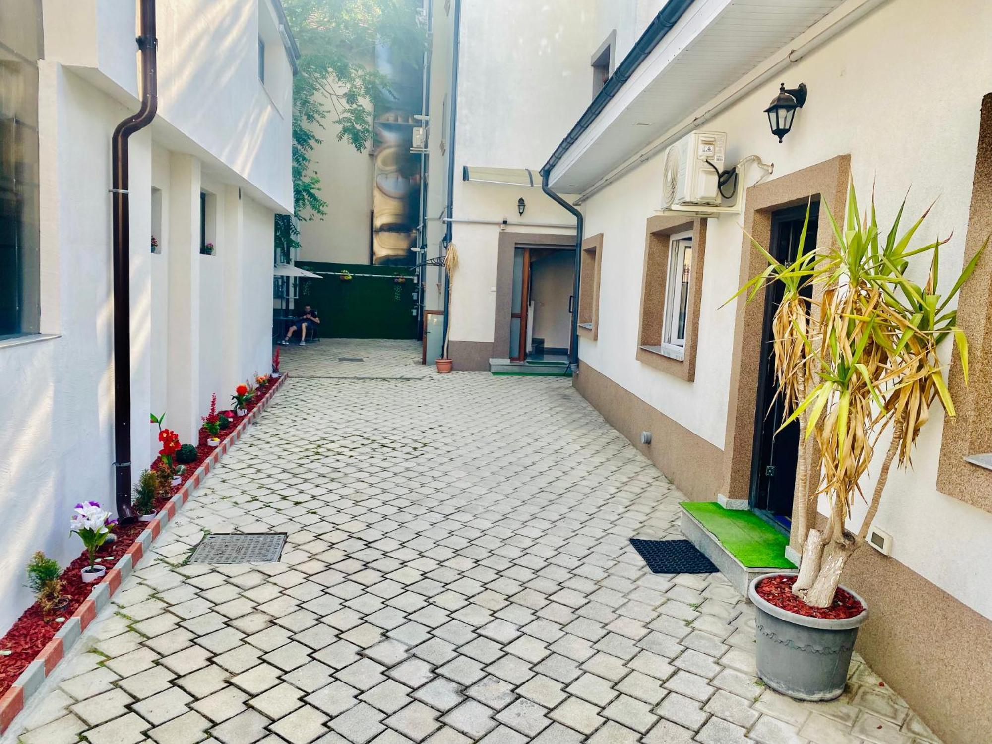 بيت شباب Cazan House بوخارست المظهر الخارجي الصورة